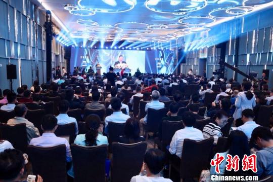 “上海民建浦江论坛”在闵行区紫竹科学园区举行，聚焦“科技创新推动先进制造业和现代服务业融合发展”。　供图