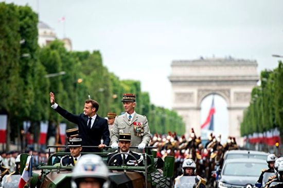 法国总统马克龙出席国庆阅兵活动。