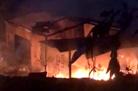 意大利一家烟花爆竹厂意外起火爆炸，事件造成5人死亡，2人受重伤。