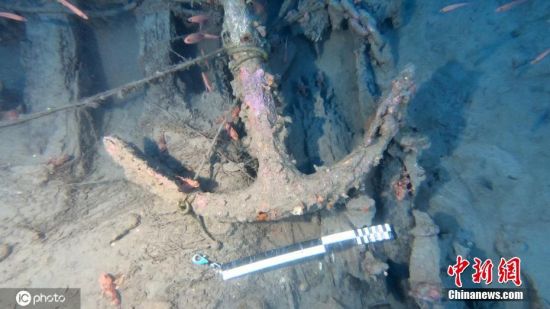 6月28日报道，国外潜水员在热那亚的波托菲诺村水域时潜水时，发现一艘被认为16世纪沉没在地中海底的沉船遗迹。图片来源：ICphoto