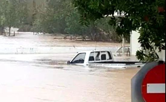 大雨洪水重创希腊埃维亚岛。