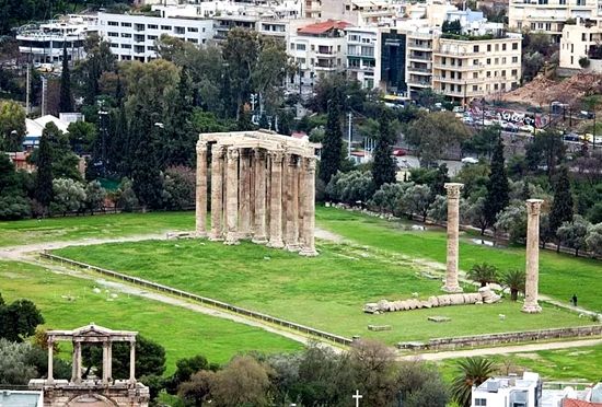 雅典中心奥林匹亚宙斯神庙进行修缮。