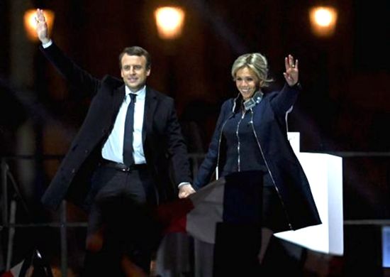 法国总统埃马纽埃尔·马克龙夫妇庆祝选举获胜。
