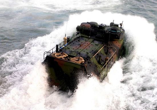 美军例行海上军训致1死8失踪。