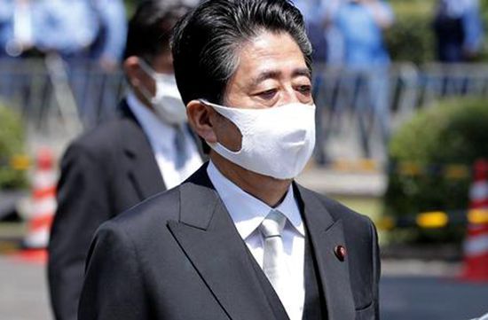 日本首相安倍晋三举行记者会正式宣布辞职意向