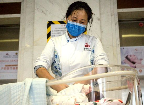 新加坡确诊孕妇诞下男婴验出抗体。