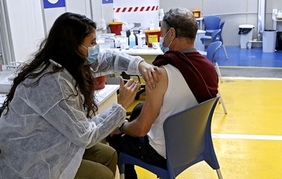 以色列近数半人口接种疫苗。