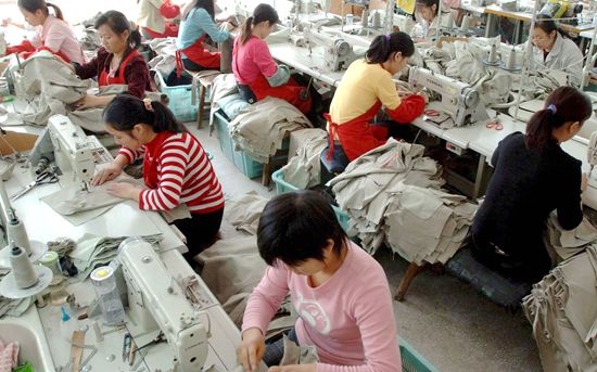 华人服装加工厂。