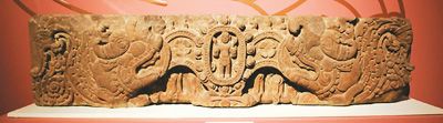 砂岩门楣，前吴哥时期（公元7世纪），三波波雷古风格，柬埔寨国家博物馆藏